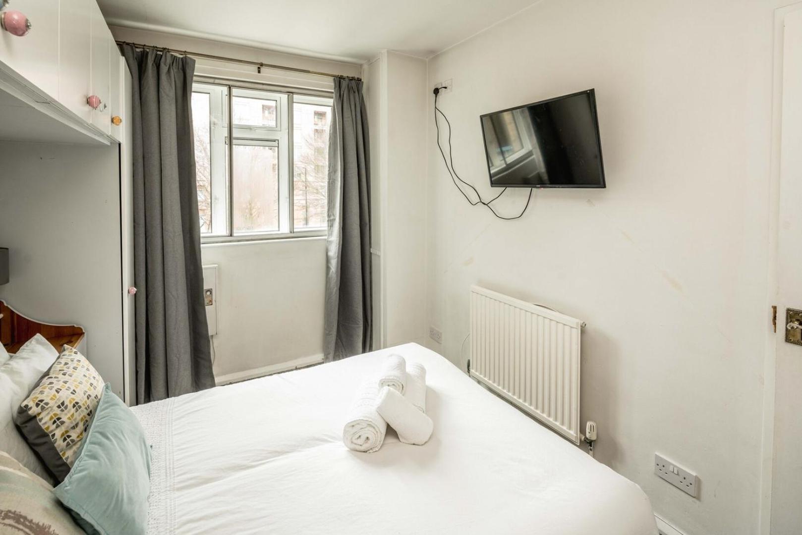 Spacious 3br Flat With Balcony Near Tottenham Hale Londra